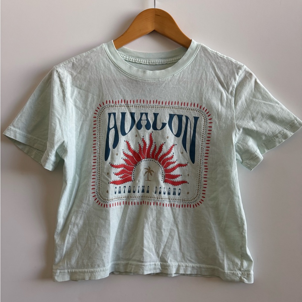 Crop fit graphic tee